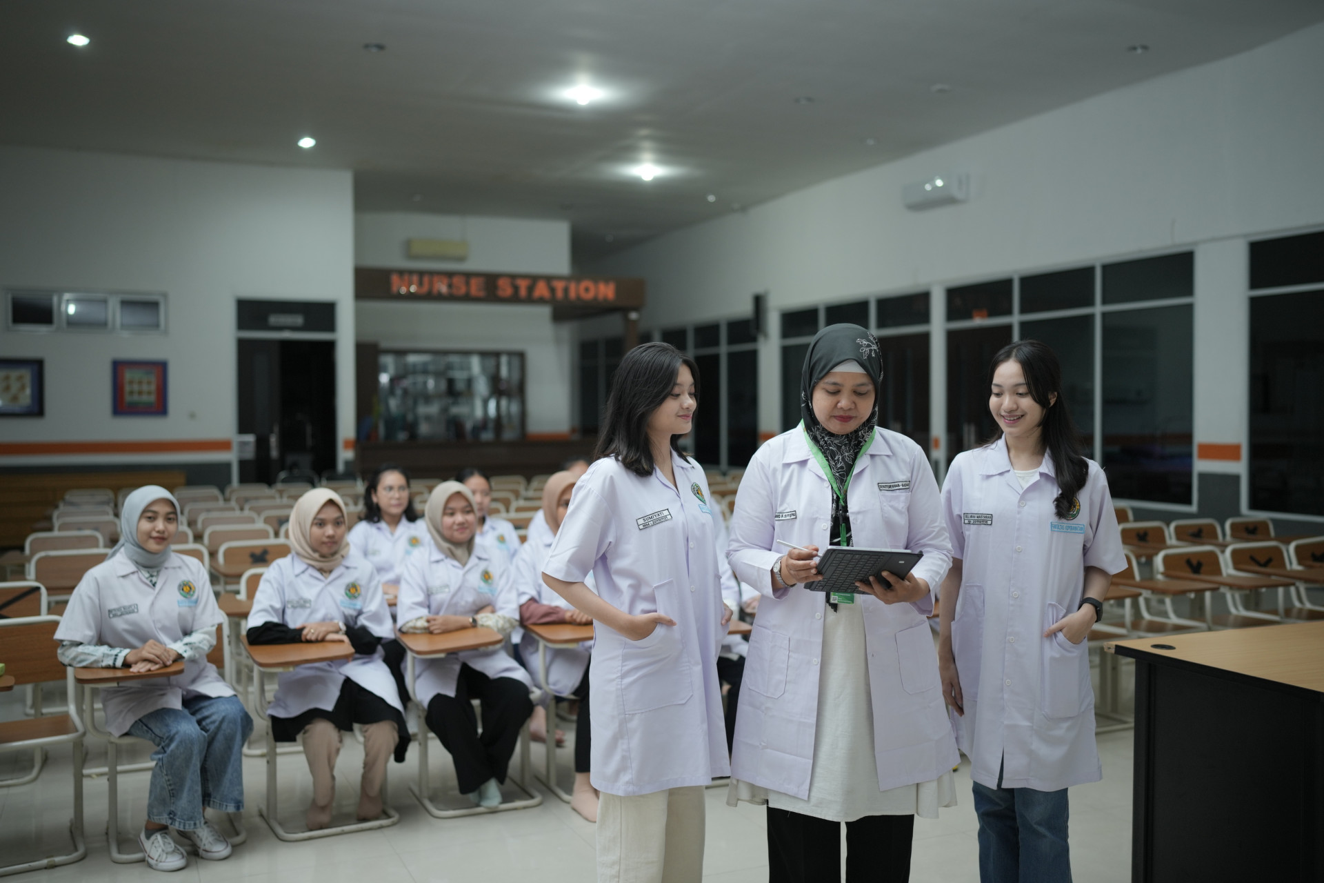 Perawat Luar Negeri